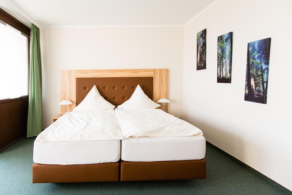Hotel Roeb Nideggen Ruang foto