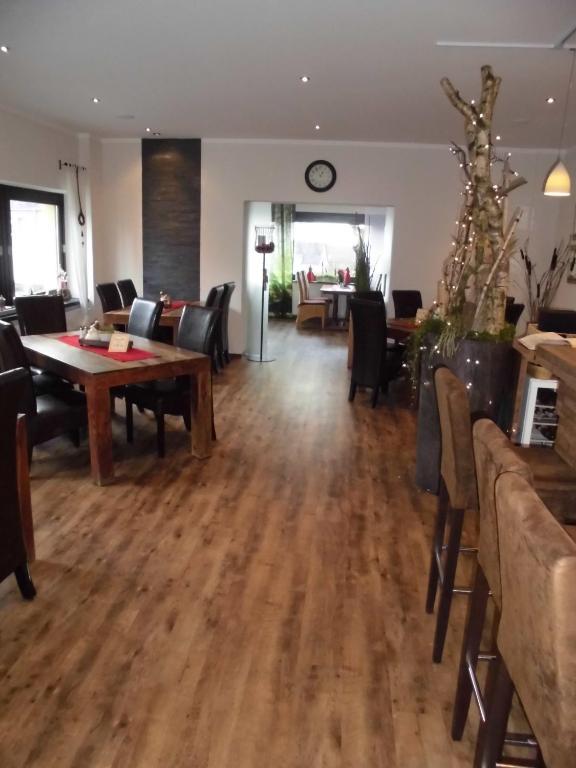 Hotel Roeb Nideggen Bagian luar foto