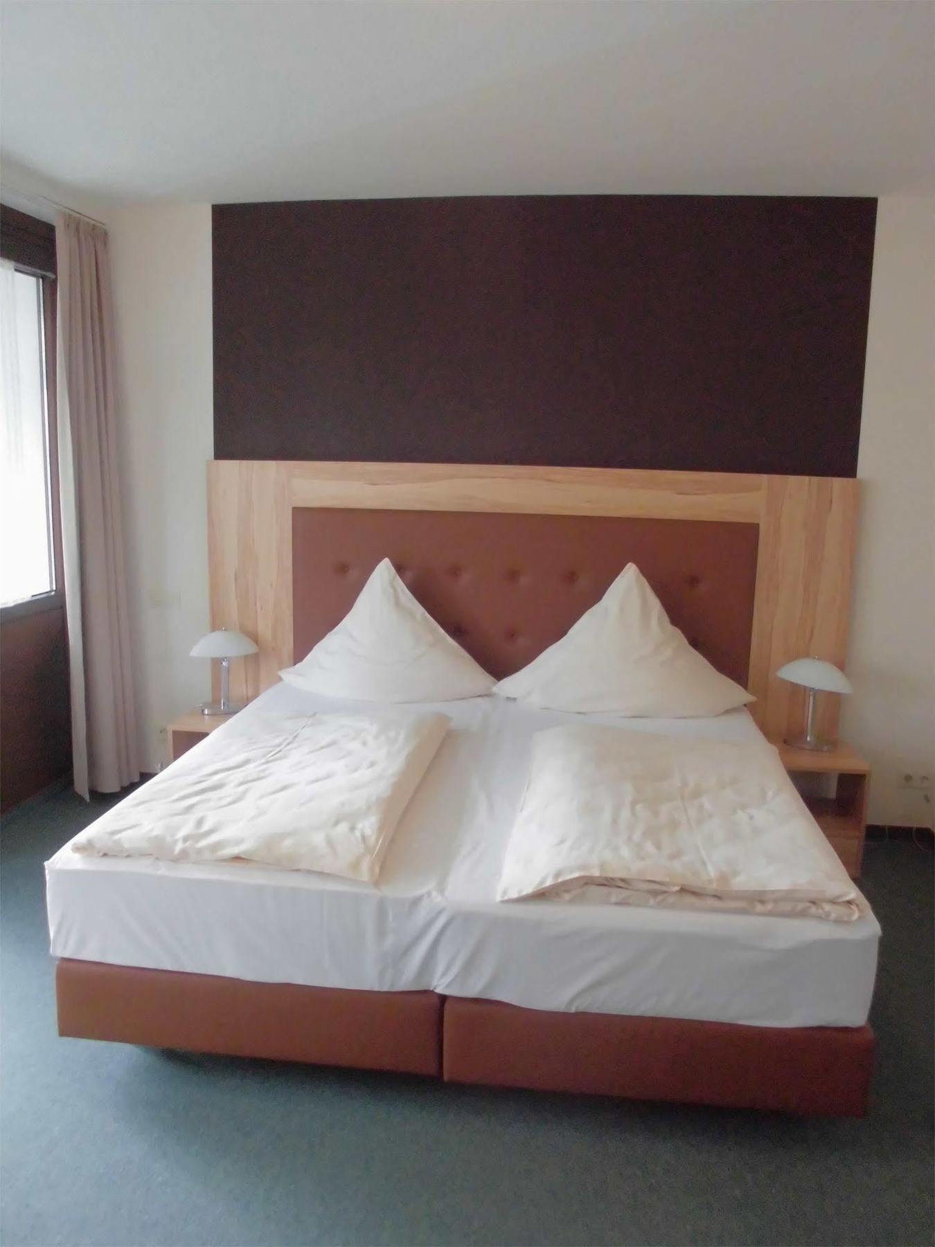 Hotel Roeb Nideggen Bagian luar foto